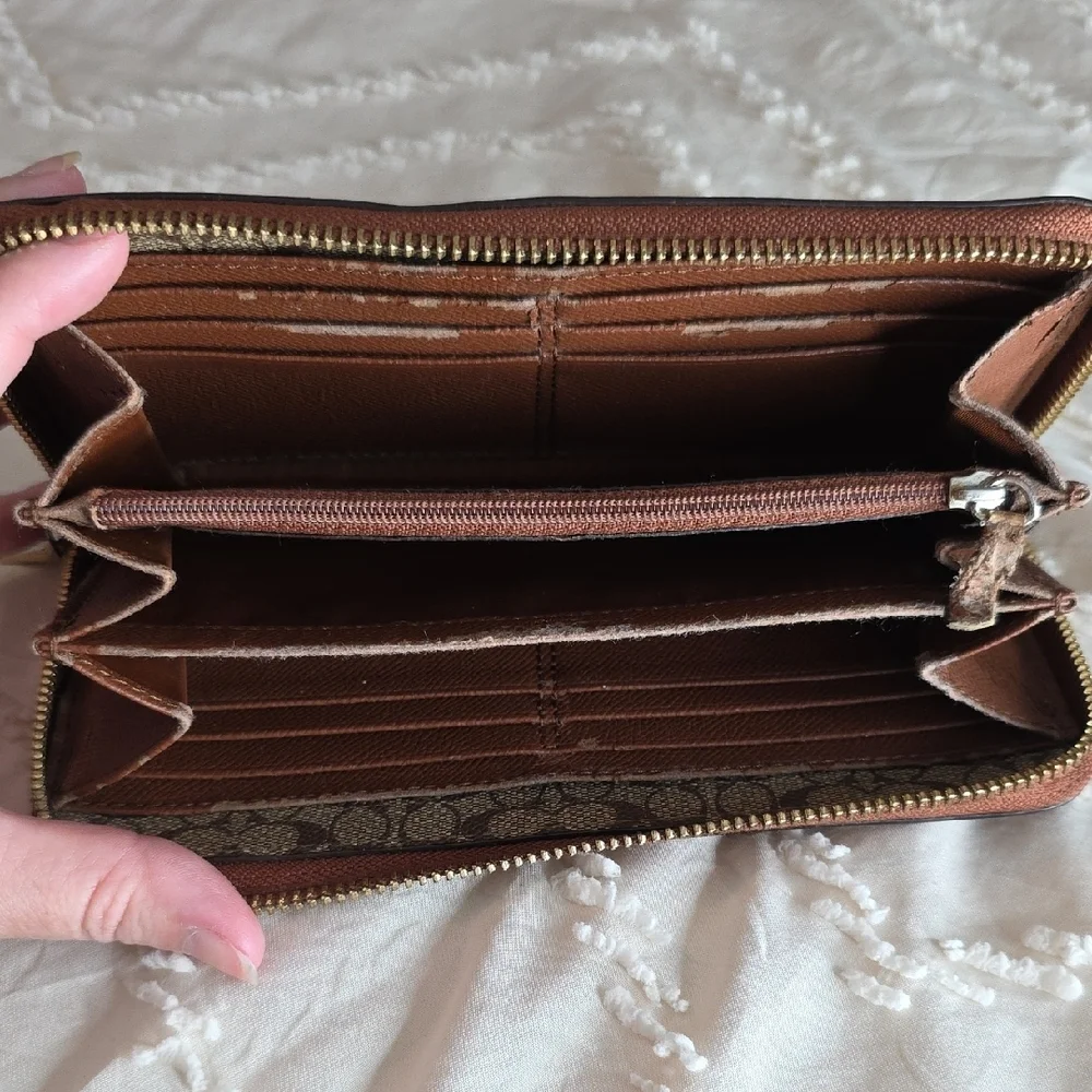 Coach Saddle Brown Leather Accordion Zip Wallet Purse Quiet Luxury Coachcore
